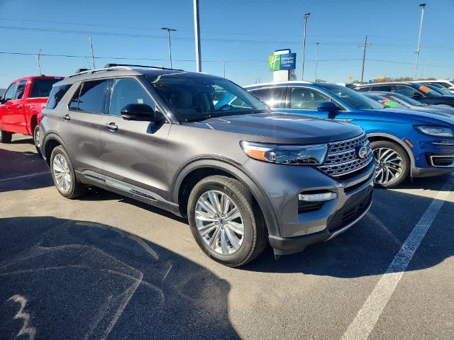 2023 Ford Explorer Limited's photo