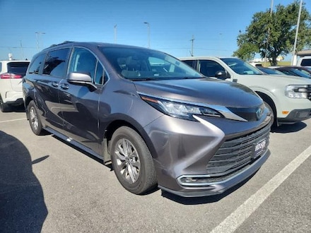2023 Toyota Sienna XLE 8 Passenger Passenger Van