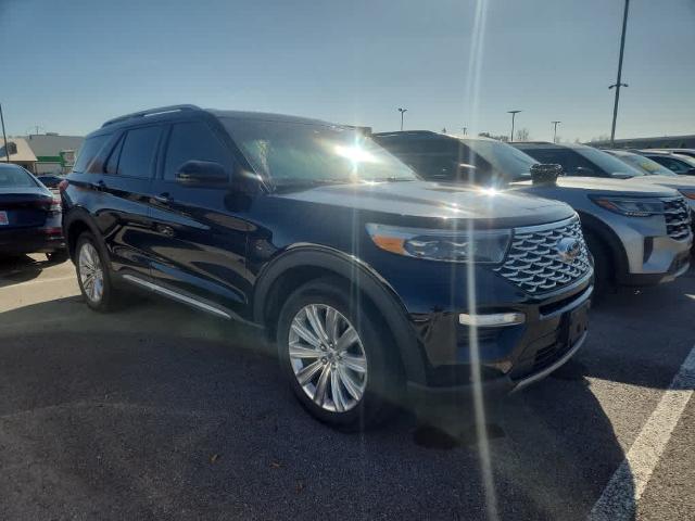 2022 Ford Explorer Platinum's photo