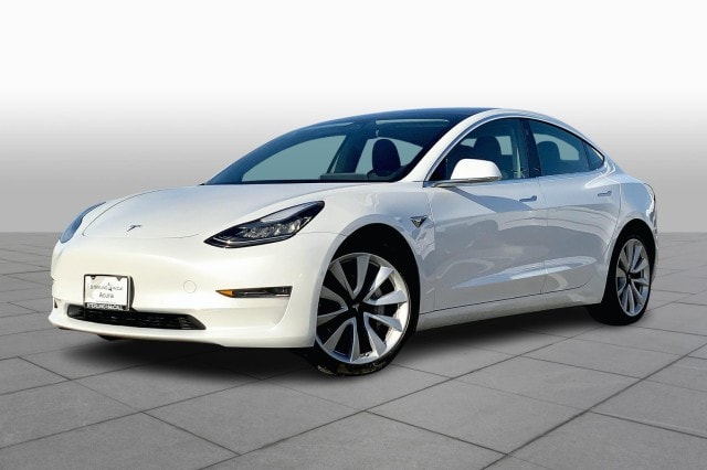 2019 Tesla Model 3 Mid Range's photo