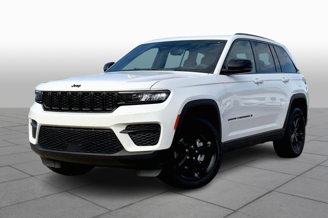 2022 Jeep Grand Cherokee Altitude's photo