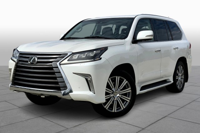 2016 Lexus LX 570's photo
