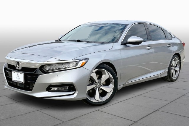 2018 Honda Accord Touring's photo