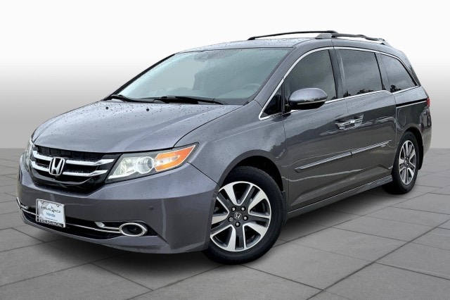 2014 Honda Odyssey Touring's photo
