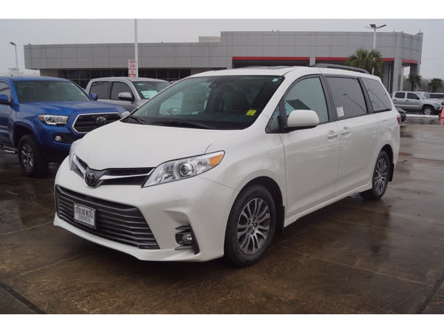 2018 Toyota Sienna XLE