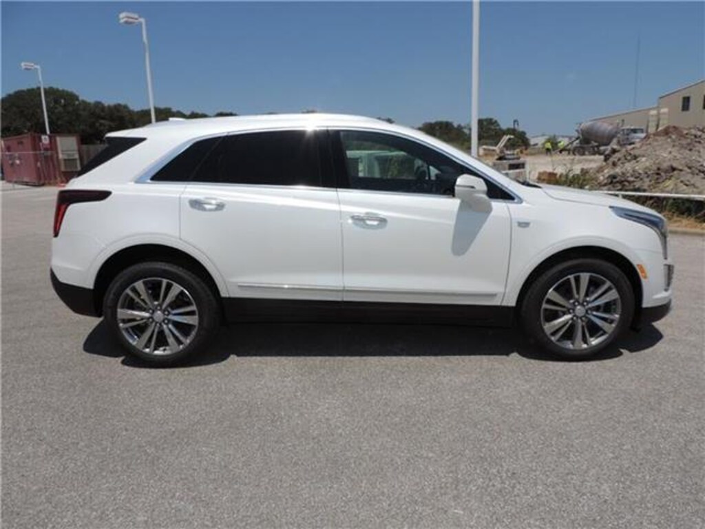 New 2022 CADILLAC XT5 Premium Luxury SUV