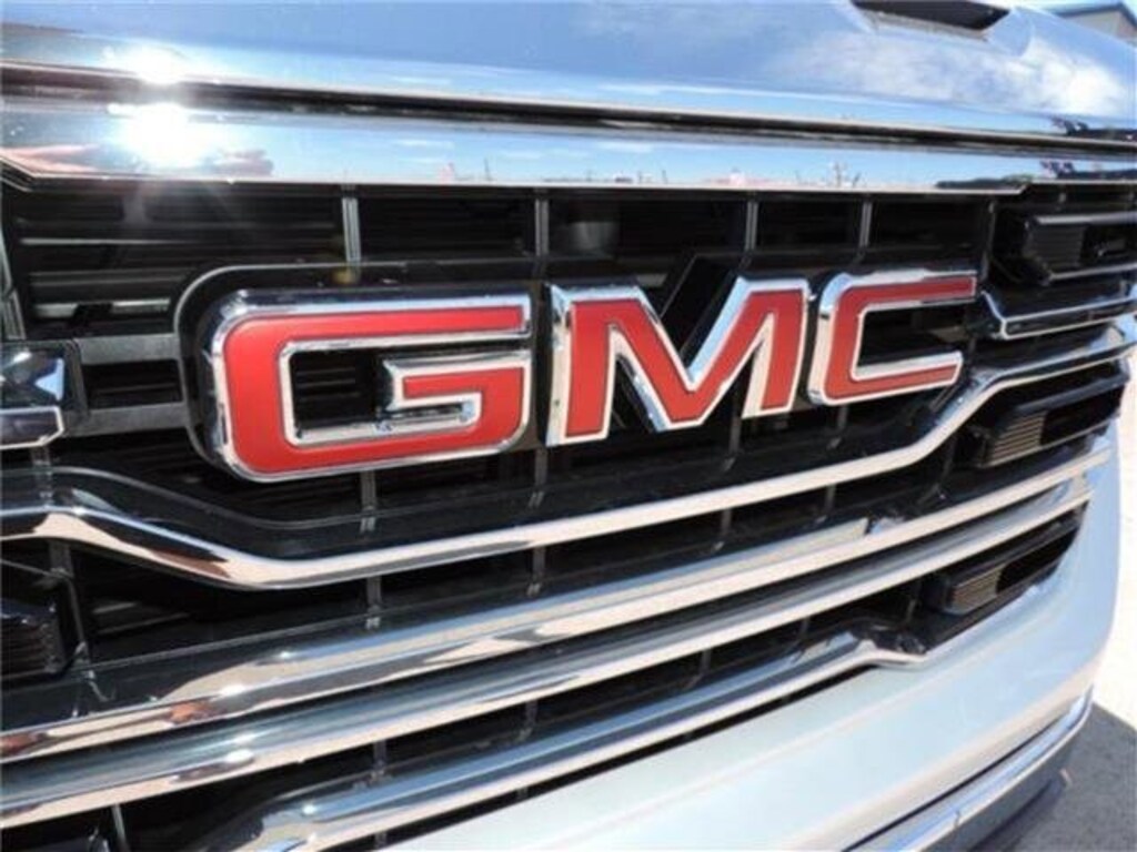 New 2022 GMC Sierra 1500 SLT Truck Crew Cab