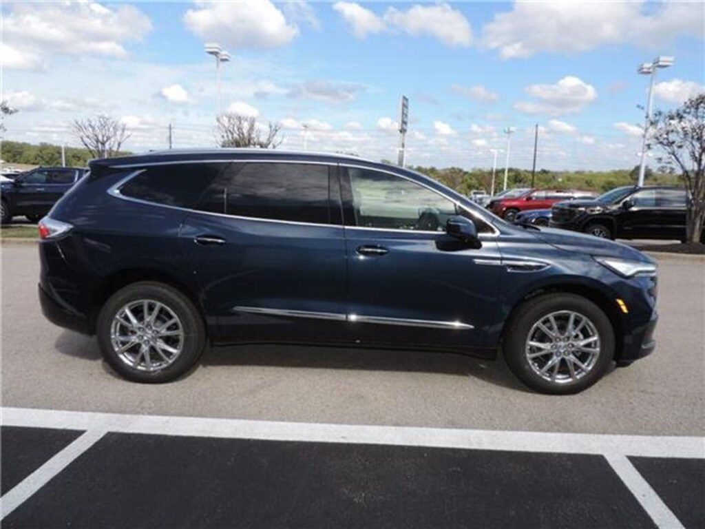 New 2023 Buick Enclave Essence SUV