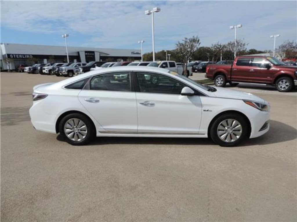 Used 2017 Hyundai Sonata Hybrid SE Sedan