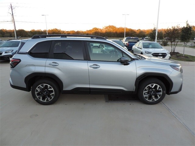 2026 Subaru Forester Premium photo 4