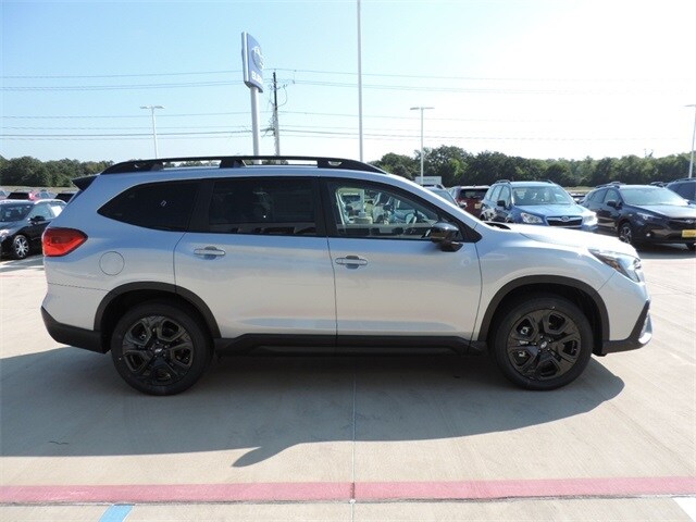 2025 Subaru Ascent Onyx Edition Touring photo 3