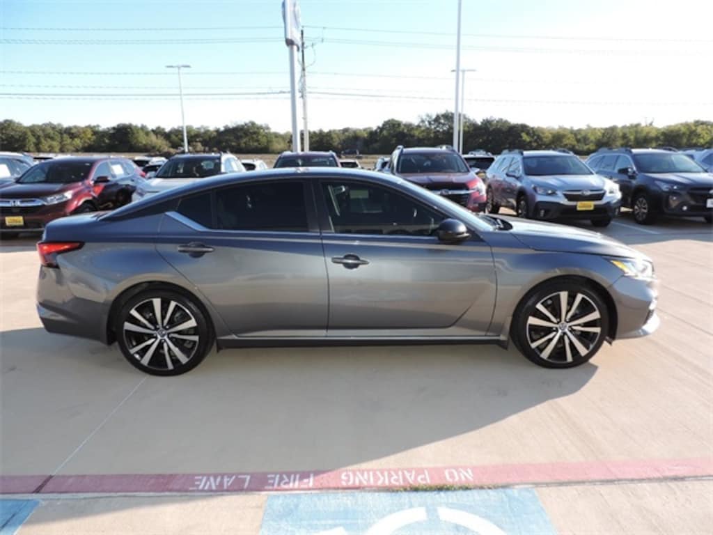 Used 2022 Nissan Altima 2.5 SR Sedan