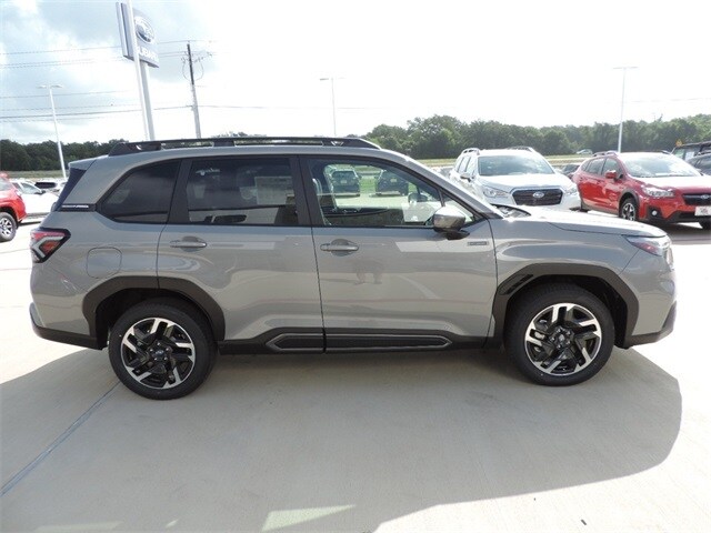 2025 Subaru Forester Limited photo 4
