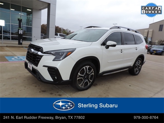 2023 Subaru Ascent Limited's photo