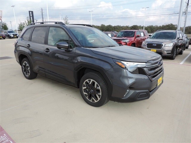 2026 Subaru Forester Premium photo 3