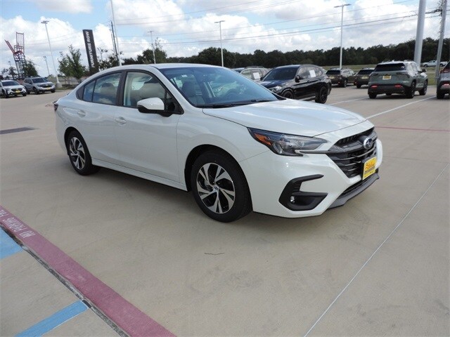 2025 Subaru Legacy Premium photo 3