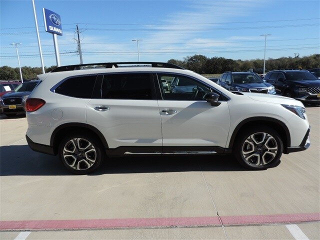 2025 Subaru Ascent Touring photo 2