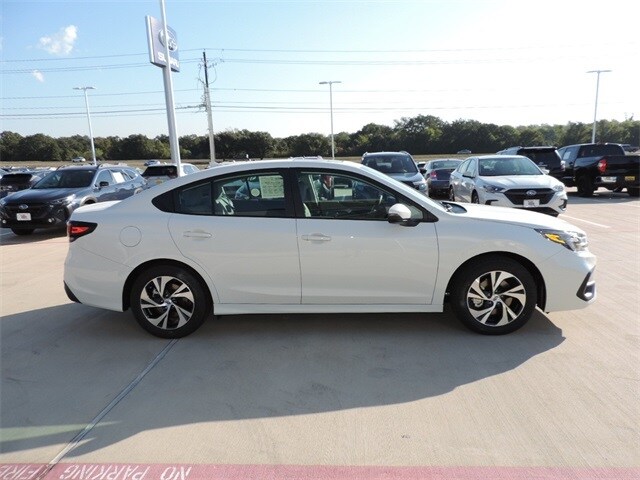 2025 Subaru Legacy Premium photo 3