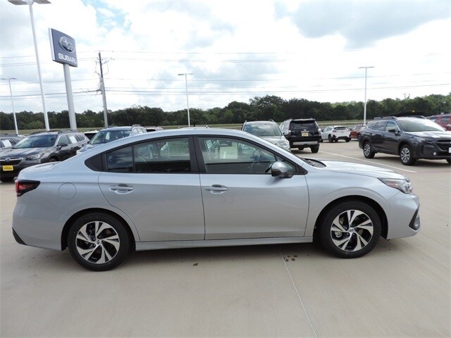 2025 Subaru Legacy Premium photo 4