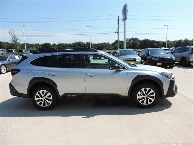 2025 Subaru Outback Premium photo 3