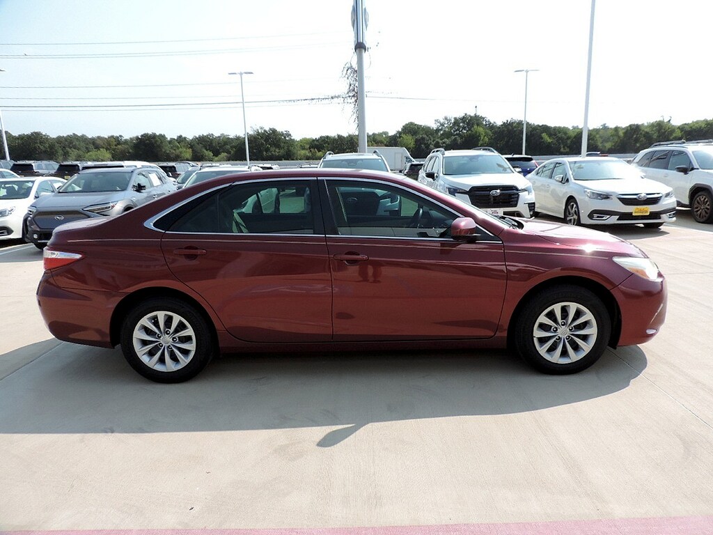 Used 2017 Toyota Camry LE Sedan