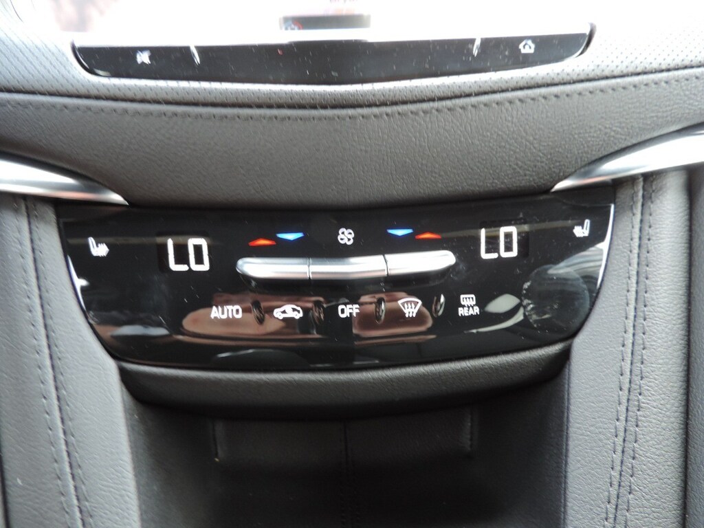 Certified 2025 Cadillac XT5 FWD 4dr Premium Luxury SUV