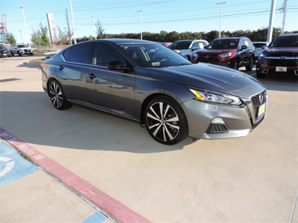 Used 2022 Nissan Altima 2.5 SR Sedan