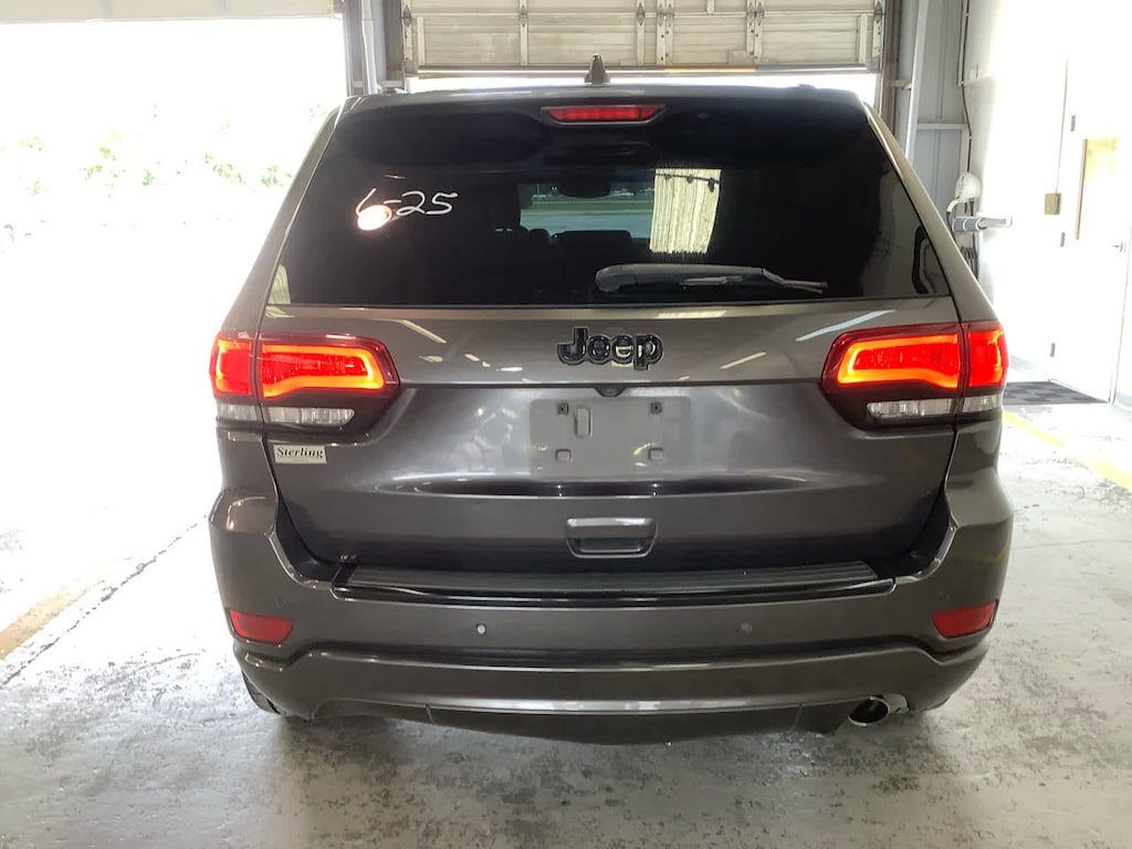 Used 2018 Jeep Grand Cherokee Laredo RWD SUV