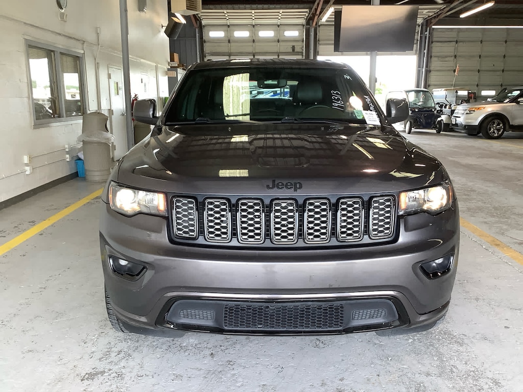 Used 2018 Jeep Grand Cherokee Laredo RWD SUV