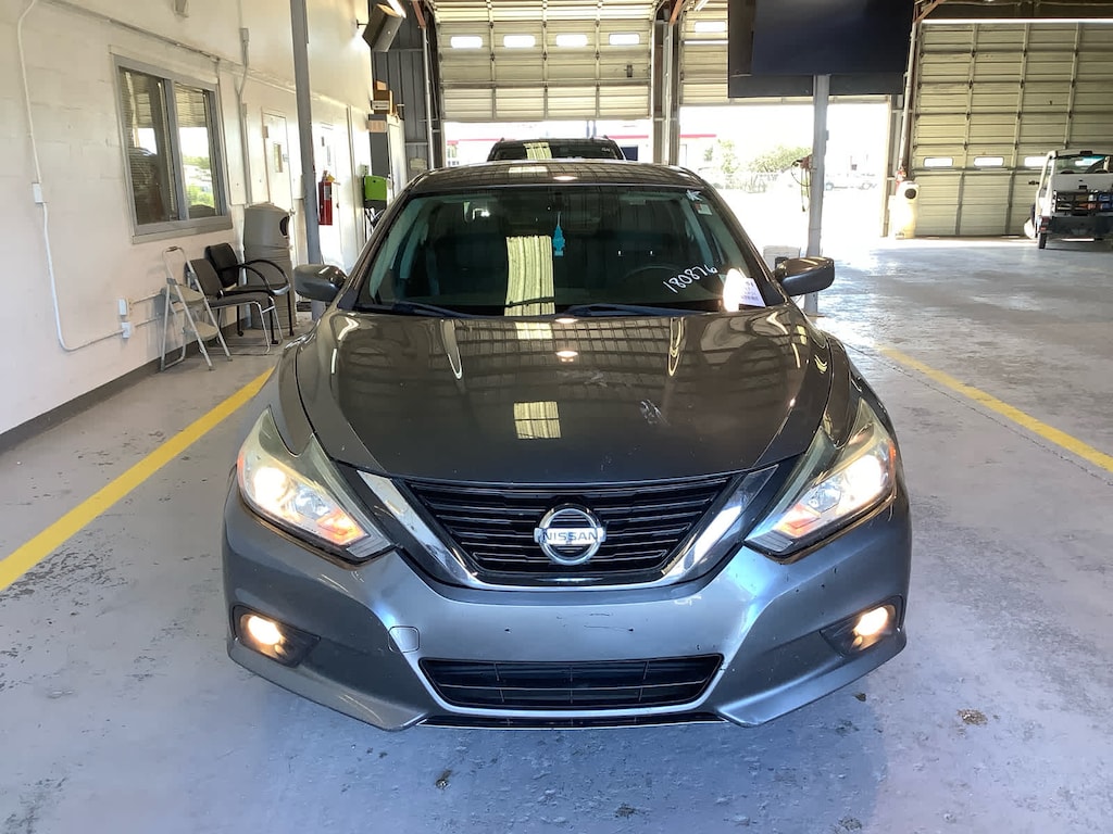 Used 2017 Nissan Altima 2.5 SV Sedan