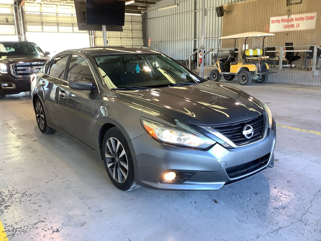 Used 2017 Nissan Altima 2.5 SV Sedan