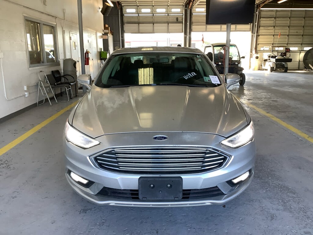 Used 2017 Ford Fusion SE Sedan