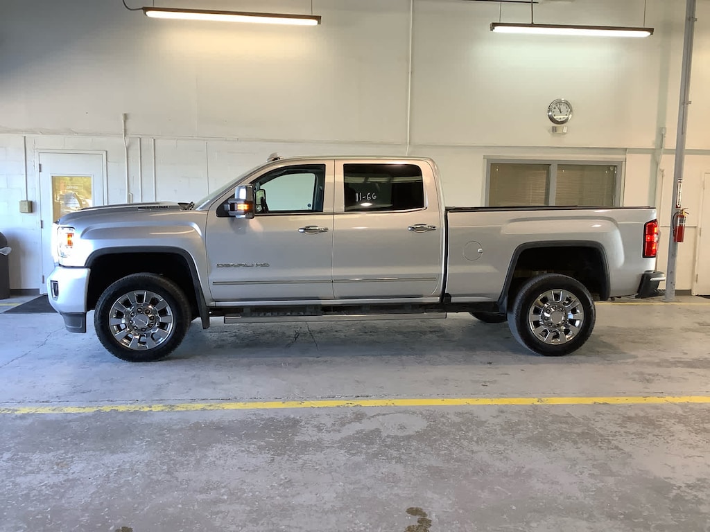 Used 2017 GMC Sierra 2500HD Denali Truck Crew Cab