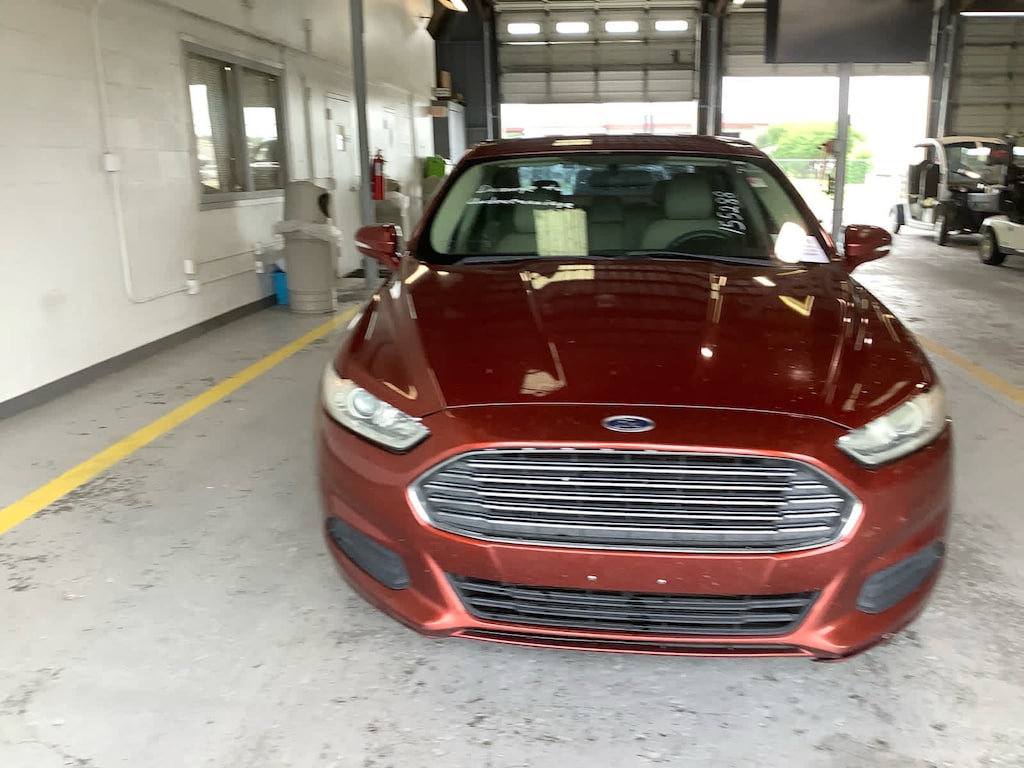 Used 2014 Ford Fusion SE Sedan