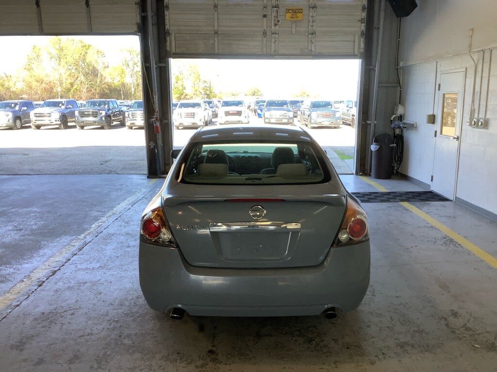 Used 2009 Nissan Altima 2.5 Sedan