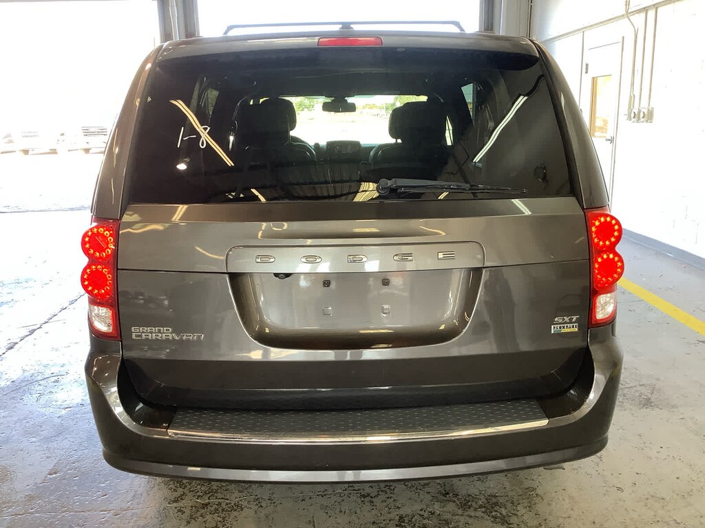 Used 2019 Dodge Grand Caravan SXT Van Passenger Van
