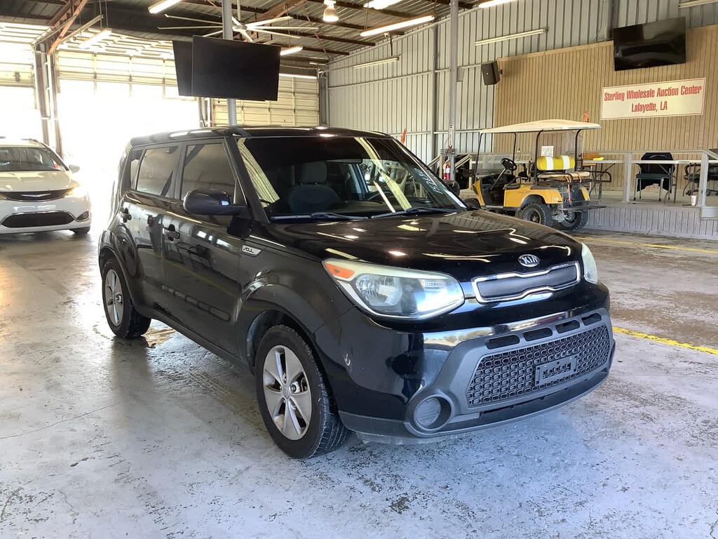 Used 2016 Kia Soul Base FWD Hatchback