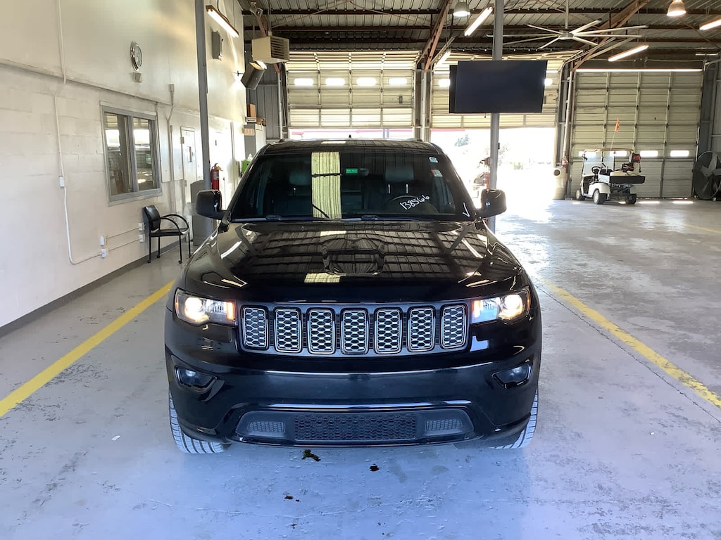 Used 2017 Jeep Grand Cherokee Laredo RWD SUV