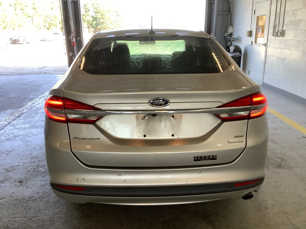 Used 2017 Ford Fusion SE Sedan