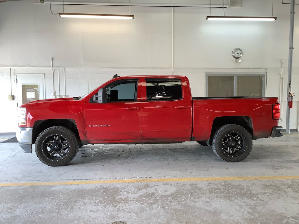 Used 2017 Chevrolet Silverado 1500 LT w/1LT Truck Crew Cab