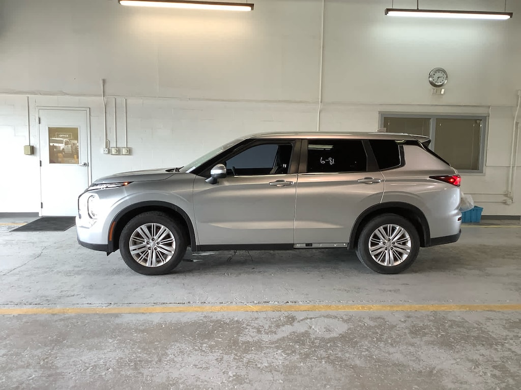 Used 2022 Mitsubishi Outlander ES CUV