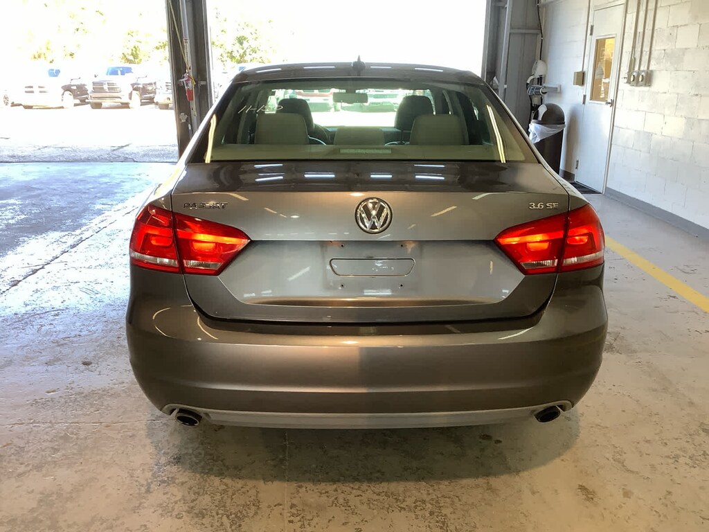 Used 2012 Volkswagen Passat 3.6L V6 SE w/Sunroof Sedan