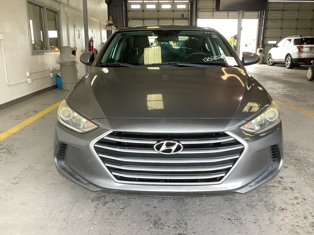 Used 2018 Hyundai Elantra SE Sedan