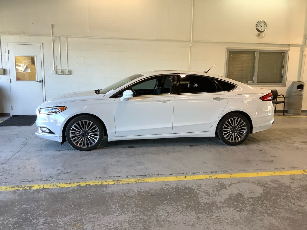 Used 2017 Ford Fusion SE Sedan
