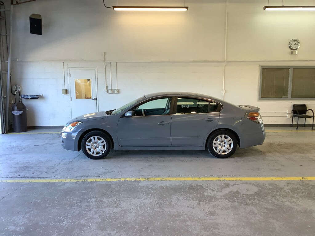 Used 2009 Nissan Altima 2.5 Sedan