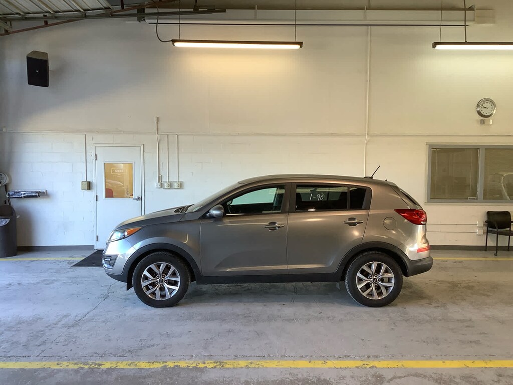 Used 2016 Kia Sportage LX FWD SUV