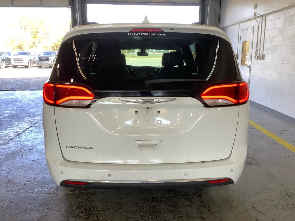 Used 2017 Chrysler Pacifica Touring-L Van
