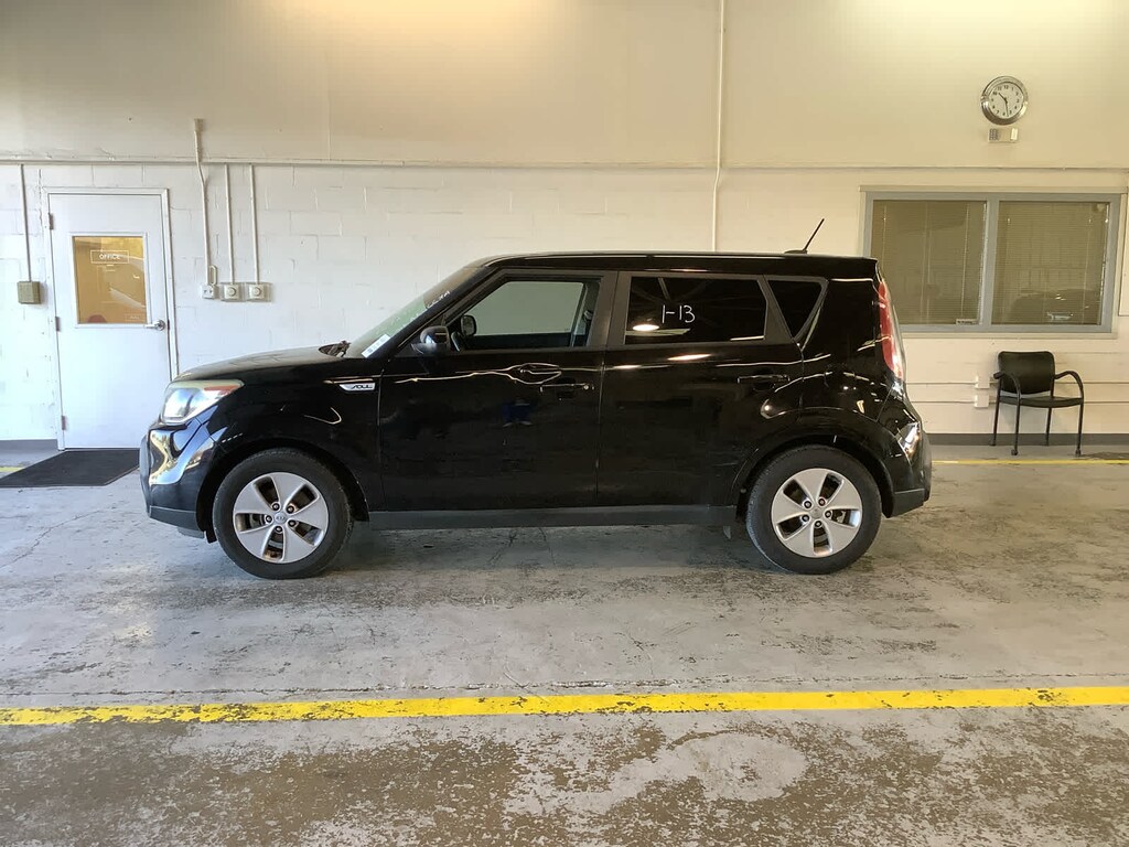 Used 2016 Kia Soul Base FWD Hatchback