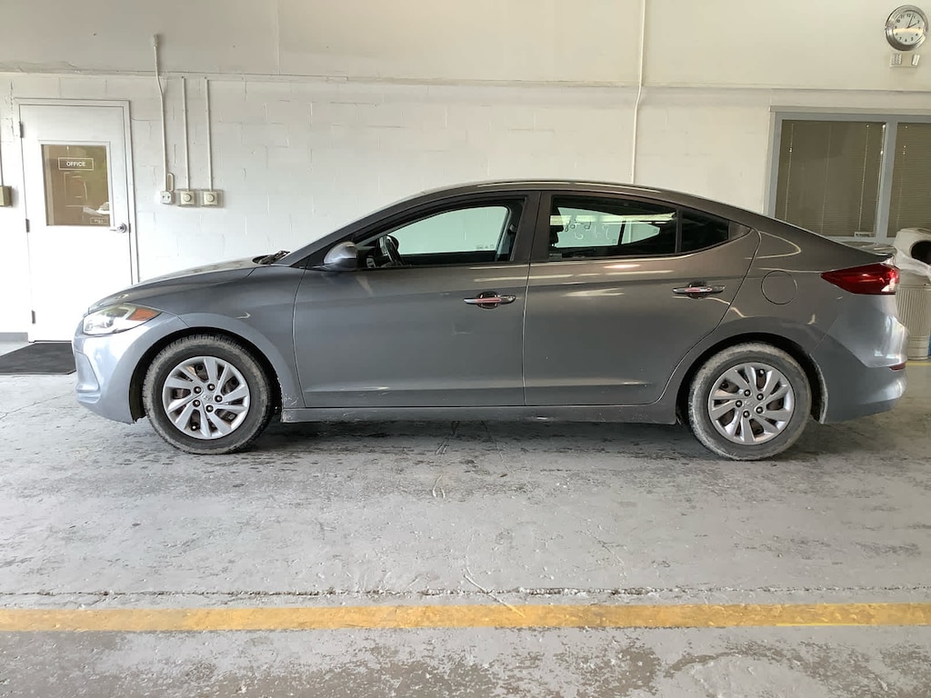 Used 2018 Hyundai Elantra SE Sedan