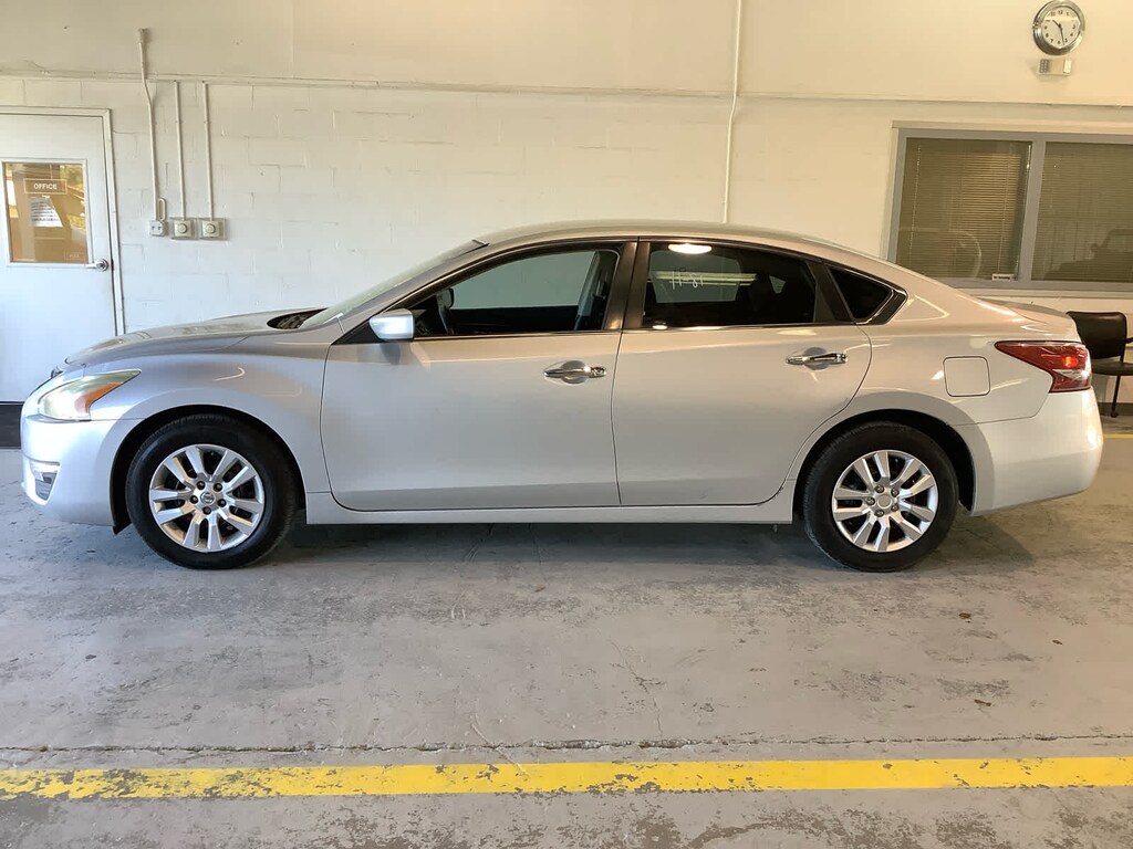 Used 2013 Nissan Altima 2.5 S Sedan